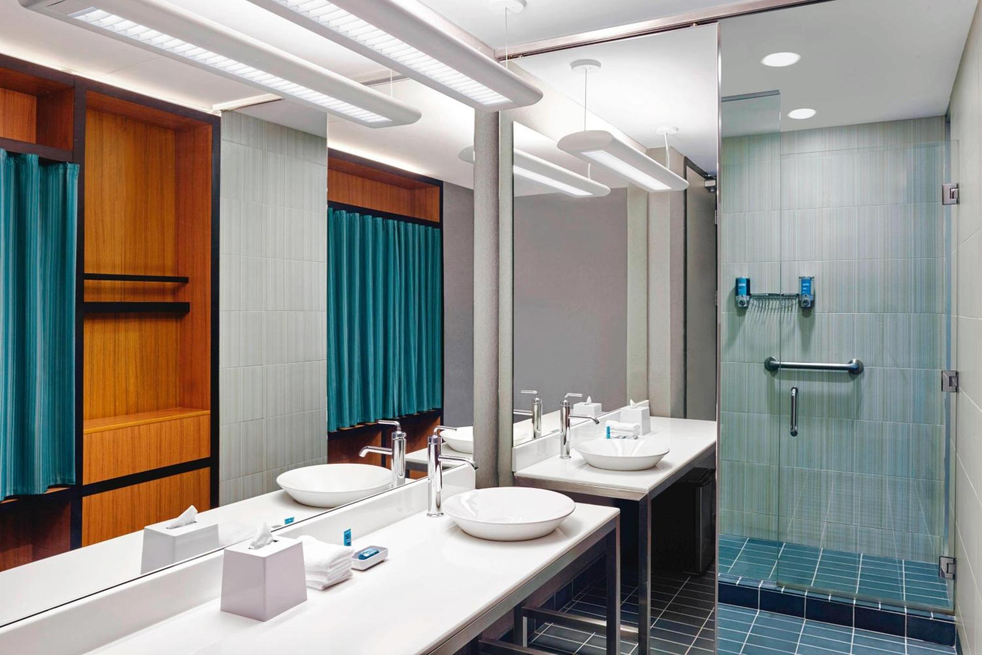 Hotel Aloft Montreal Airport Dorval Zewnętrze zdjęcie